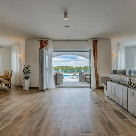 Holiday home Ivelja *