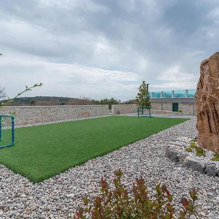 Holiday home Ivelja *